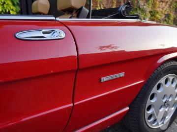 Alfa Romeo Spider (1991) Zdjęcia z zewnątrz