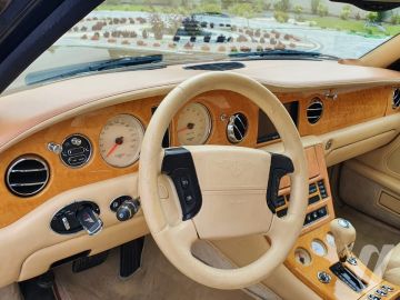 Bentley Arnage (2000) Inside