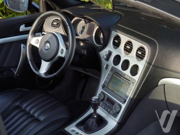 Alfa Romeo Spider (2007) Wnętrze