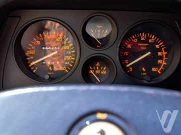 Ferrari 348 (1992) Wnętrze