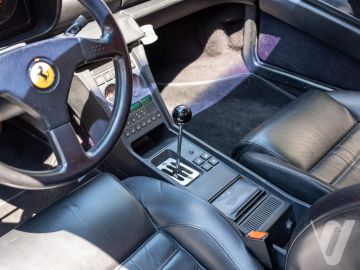 Ferrari 348 (1992) Wnętrze