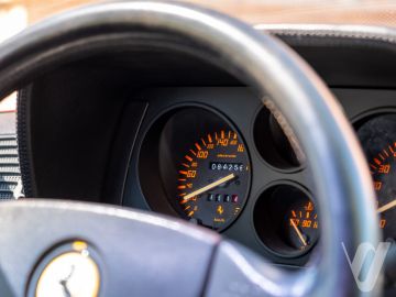 Ferrari 348 (1992) Wnętrze