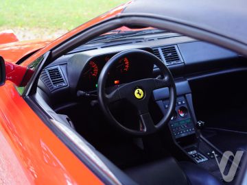 Ferrari 348 (1992) Wnętrze
