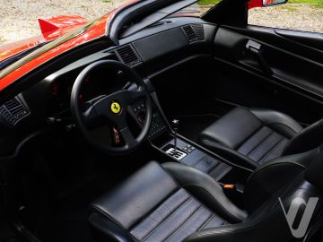 Ferrari 348 (1992) Wnętrze