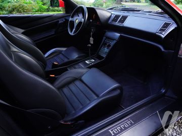 Ferrari 348 (1992) Wnętrze