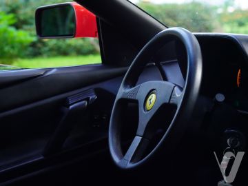 Ferrari 348 (1992) Wnętrze