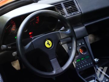 Ferrari 348 (1992) Wnętrze