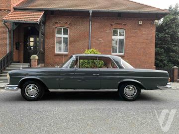 Mercedes-Benz W111 220 SEb (1963) Zdjęcia z zewnątrz