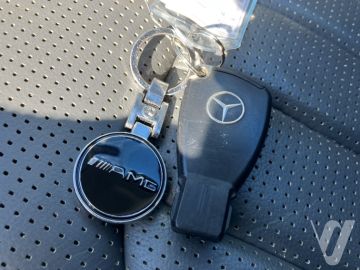 Mercedes-Benz SL (2005) Detale