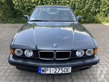 BMW Seria 7 (1990) Zdjęcia z zewnątrz