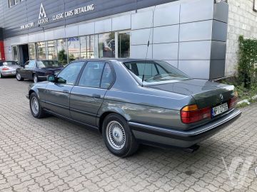 BMW Seria 7 (1990) Zdjęcia z zewnątrz