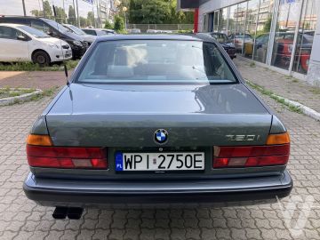 BMW Seria 7 (1990) Zdjęcia z zewnątrz