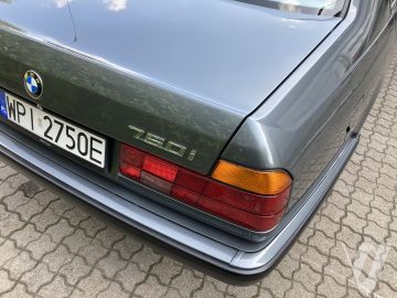 BMW Seria 7 (1990) Zdjęcia z zewnątrz