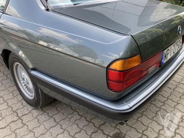 BMW Seria 7 (1990) Zdjęcia z zewnątrz