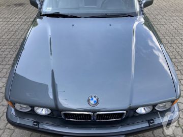 BMW Seria 7 (1990) Zdjęcia z zewnątrz