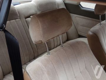 Mazda 626 (1982) Wnętrze