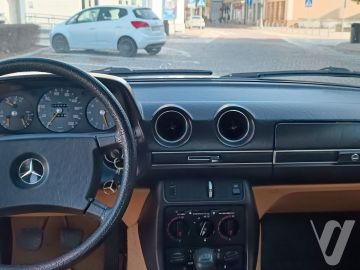 Mercedes-Benz W123 (1981) Wnętrze