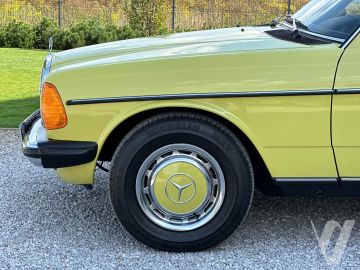 Mercedes-Benz W123 (1980) Zdjęcia z zewnątrz