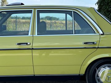 Mercedes-Benz W123 (1980) Zdjęcia z zewnątrz