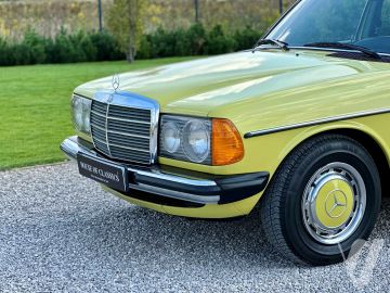 Mercedes-Benz W123 (1980) Zdjęcia z zewnątrz