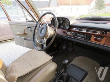 Mercedes-Benz 280SE (1969) Inside