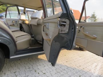 Mercedes-Benz 280SE (1969) Inside