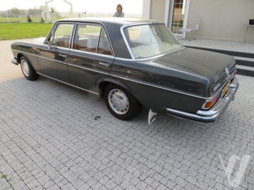 Mercedes-Benz 280SE (1969) Outside