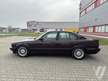 BMW Seria 5 (1992) Zdjęcia z zewnątrz