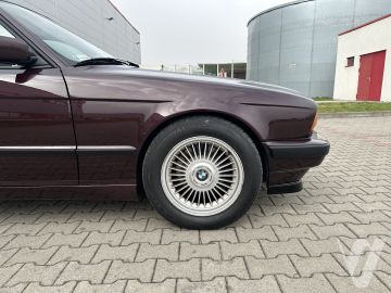 BMW Seria 5 (1992) Zdjęcia z zewnątrz