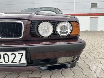 BMW Seria 5 (1992) Zdjęcia z zewnątrz