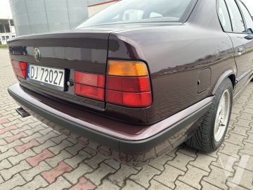 BMW Seria 5 (1992) Zdjęcia z zewnątrz