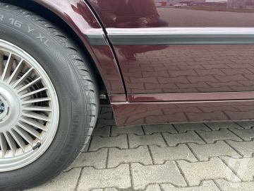 BMW Seria 5 (1992) Zdjęcia z zewnątrz