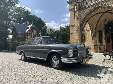 Mercedes-Benz W111 220 SEb (1963) Zdjęcia z zewnątrz