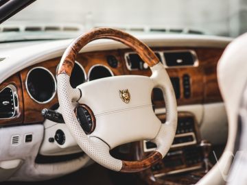 Jaguar XKR (2005) Wnętrze