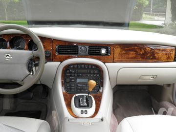Daimler XJ (1998) Wnętrze