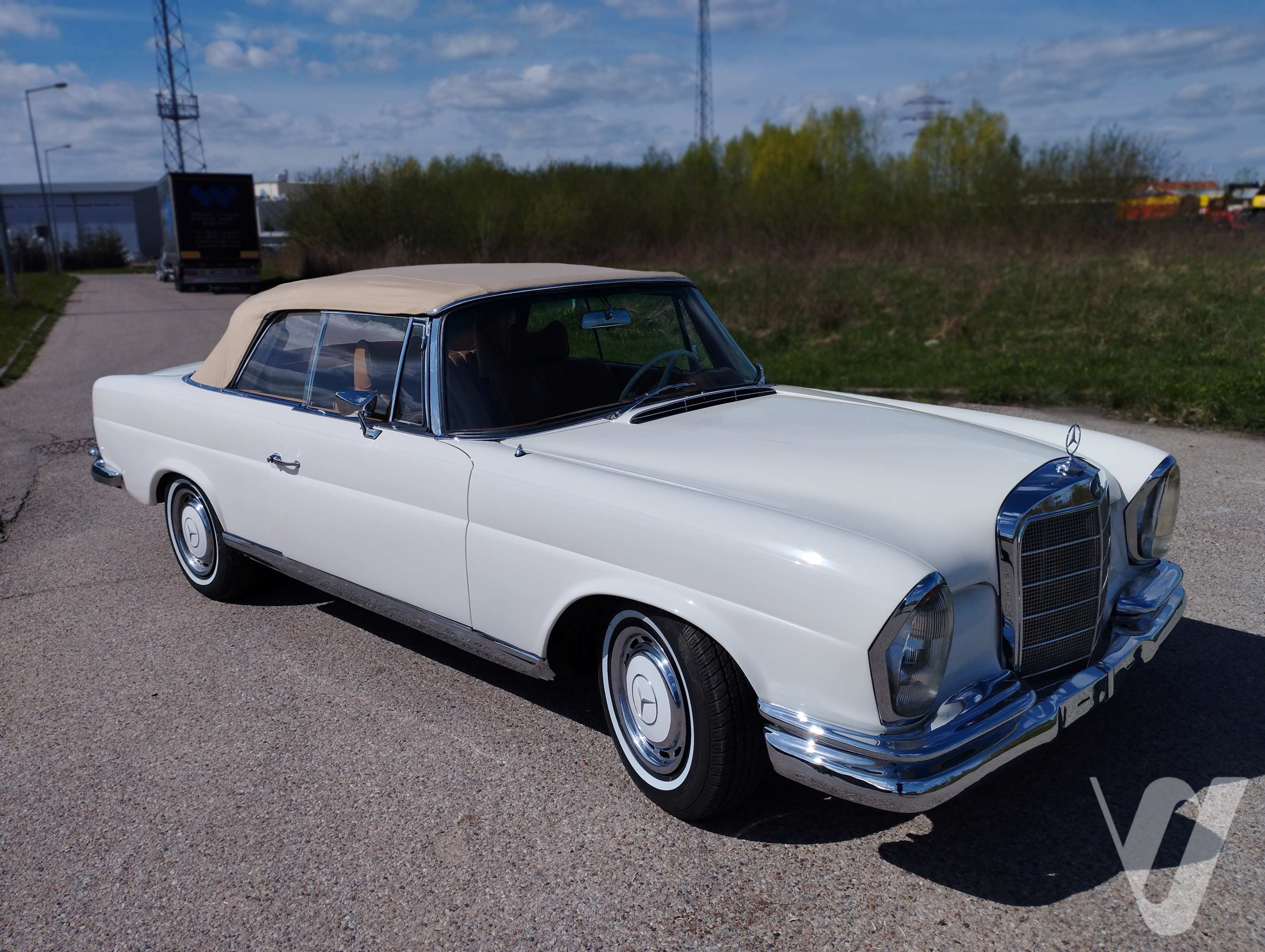 Mercedes-Benz Klasa S (1962) zdjęcie główne