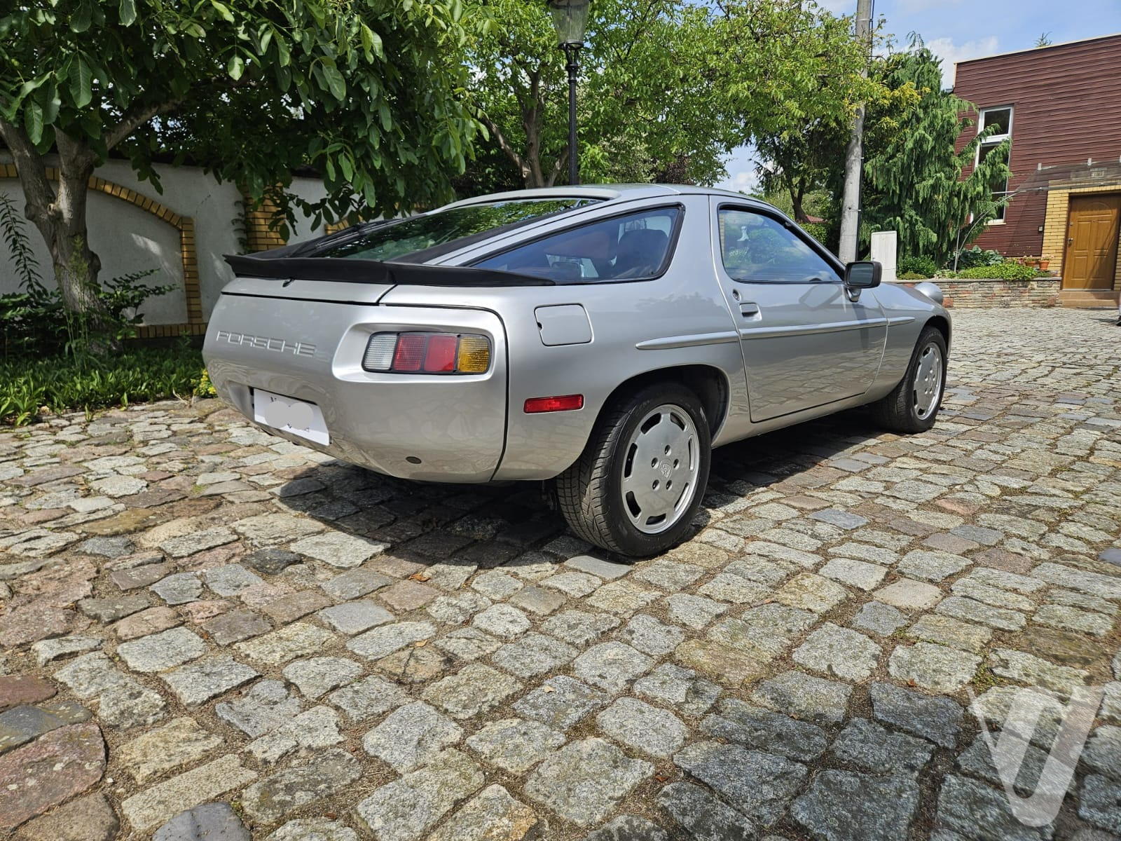Porsche 928 (1986) main image