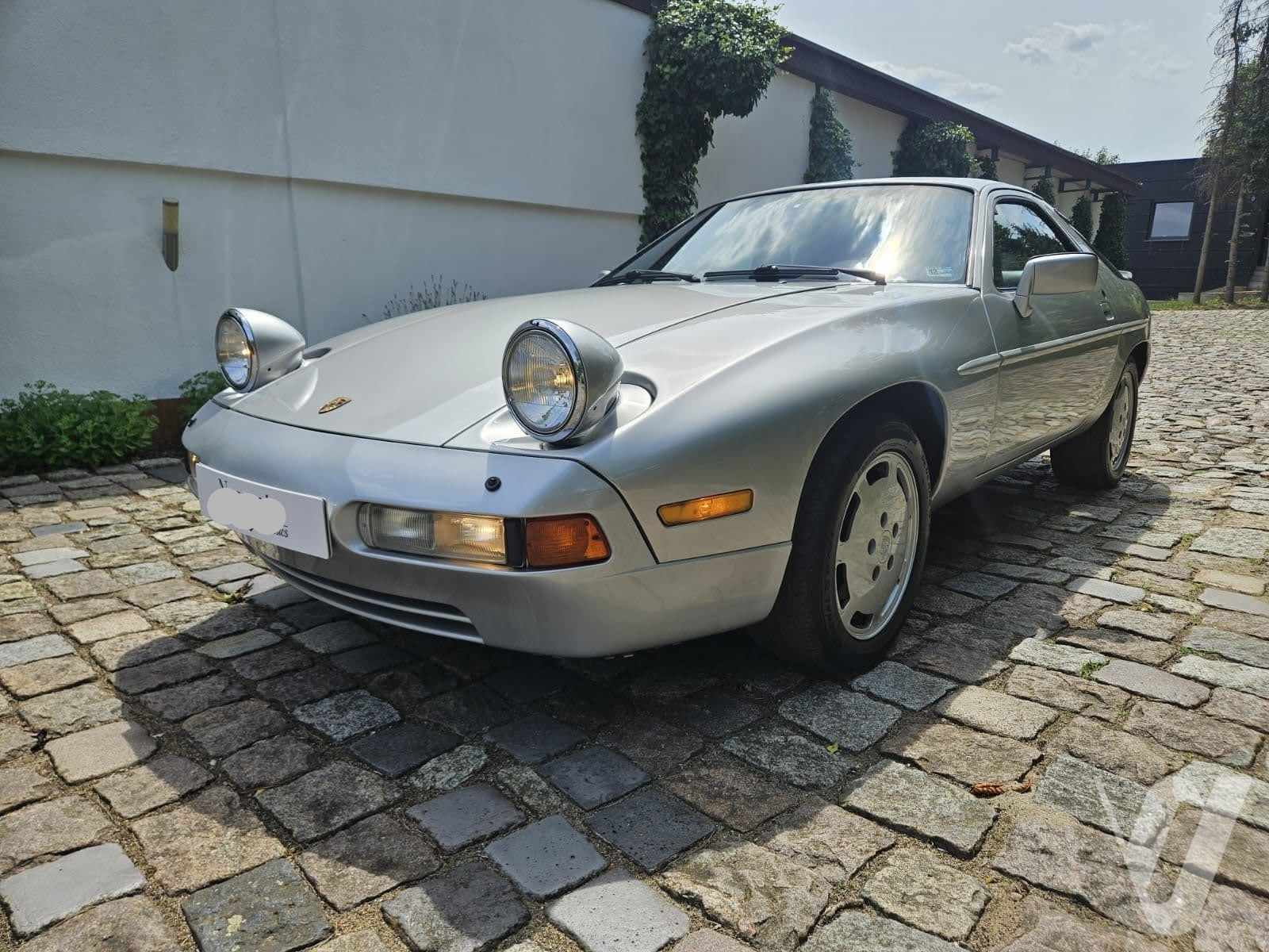 Porsche 928 (1986) main image
