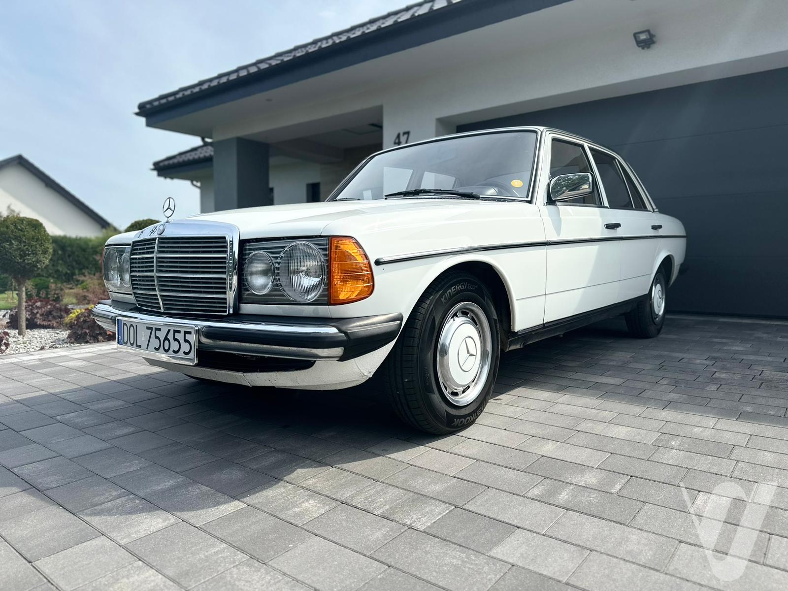 Główne zdjęcie Mercedes-Benz W123 (1982)