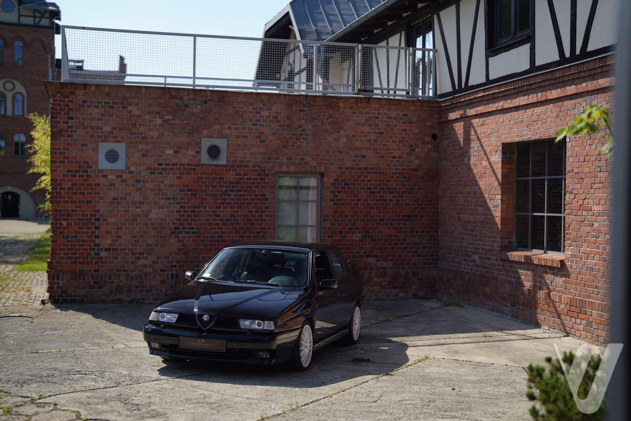 Alfa Romeo 155 (1996) main image