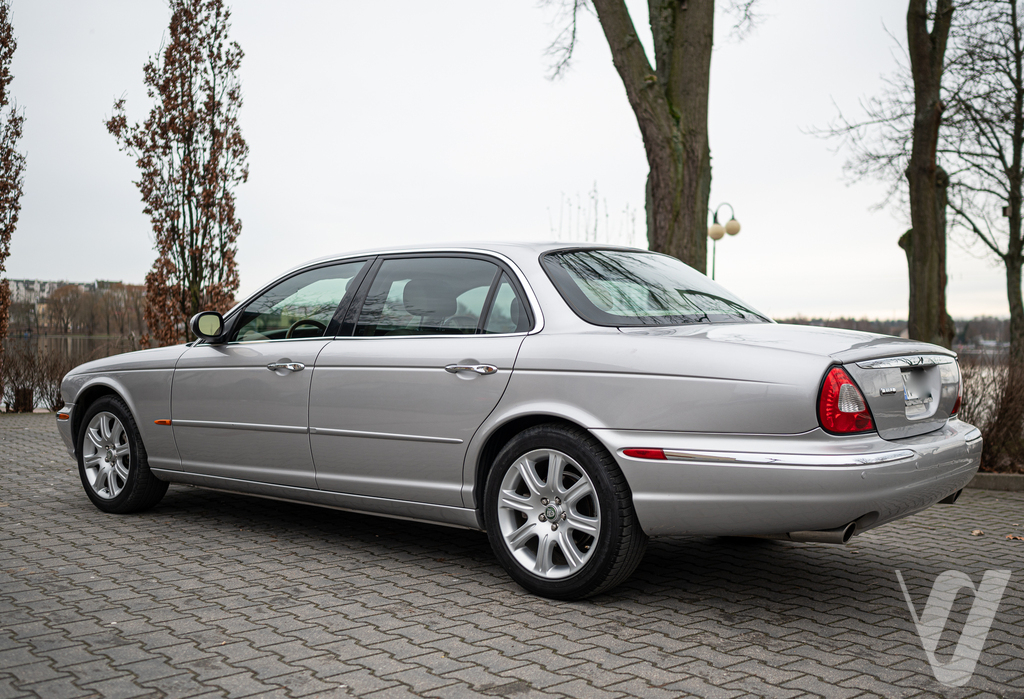 Główne zdjęcie Jaguar XJ (2005)