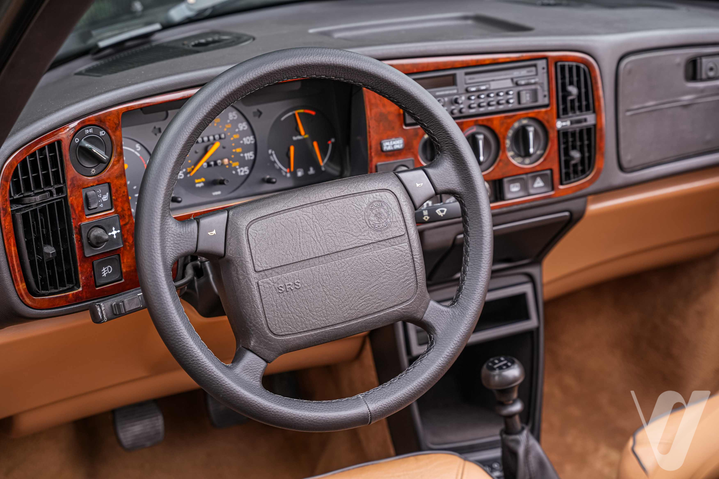 Główne zdjęcie Saab 900 (1995)