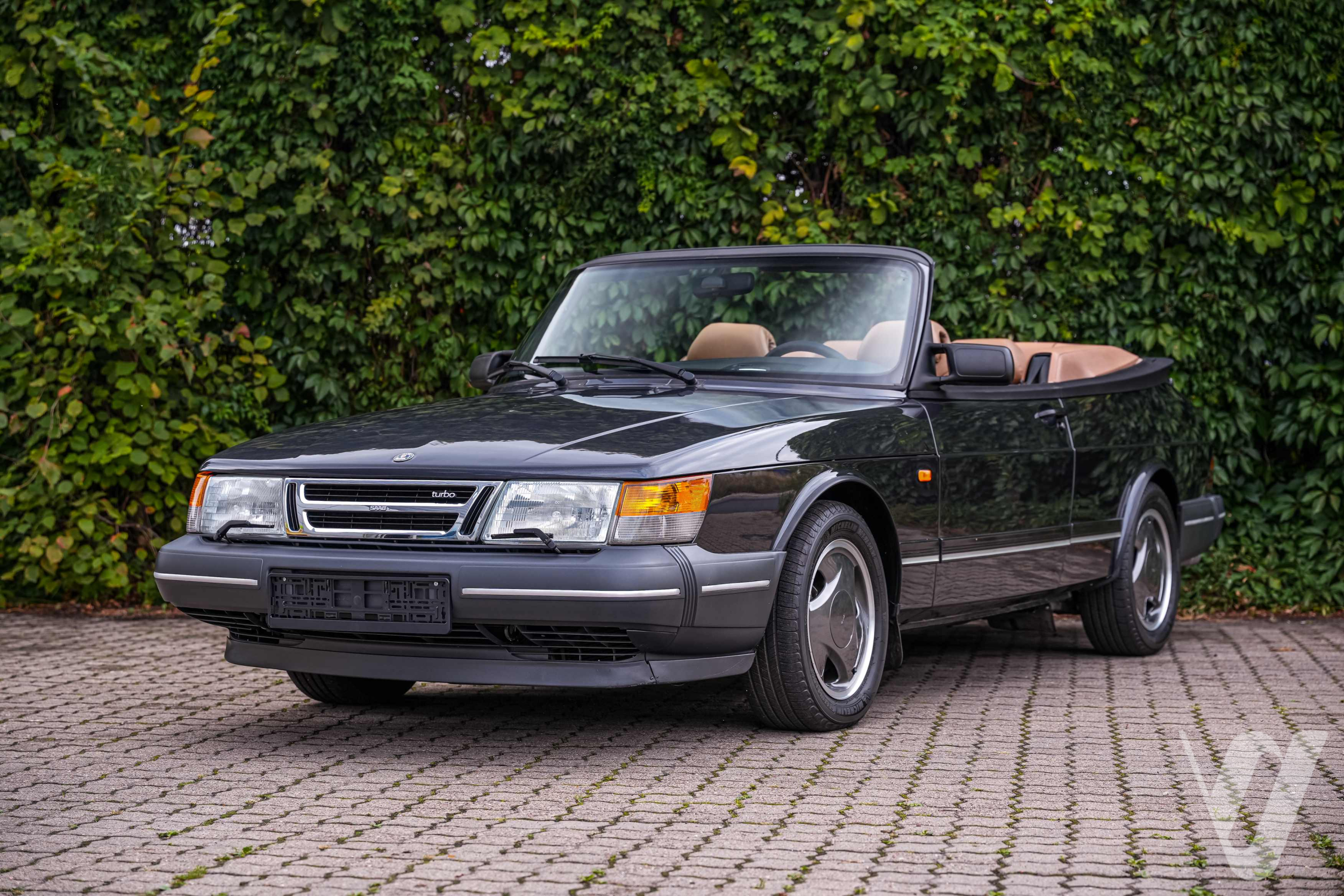 Główne zdjęcie Saab 900 (1995)