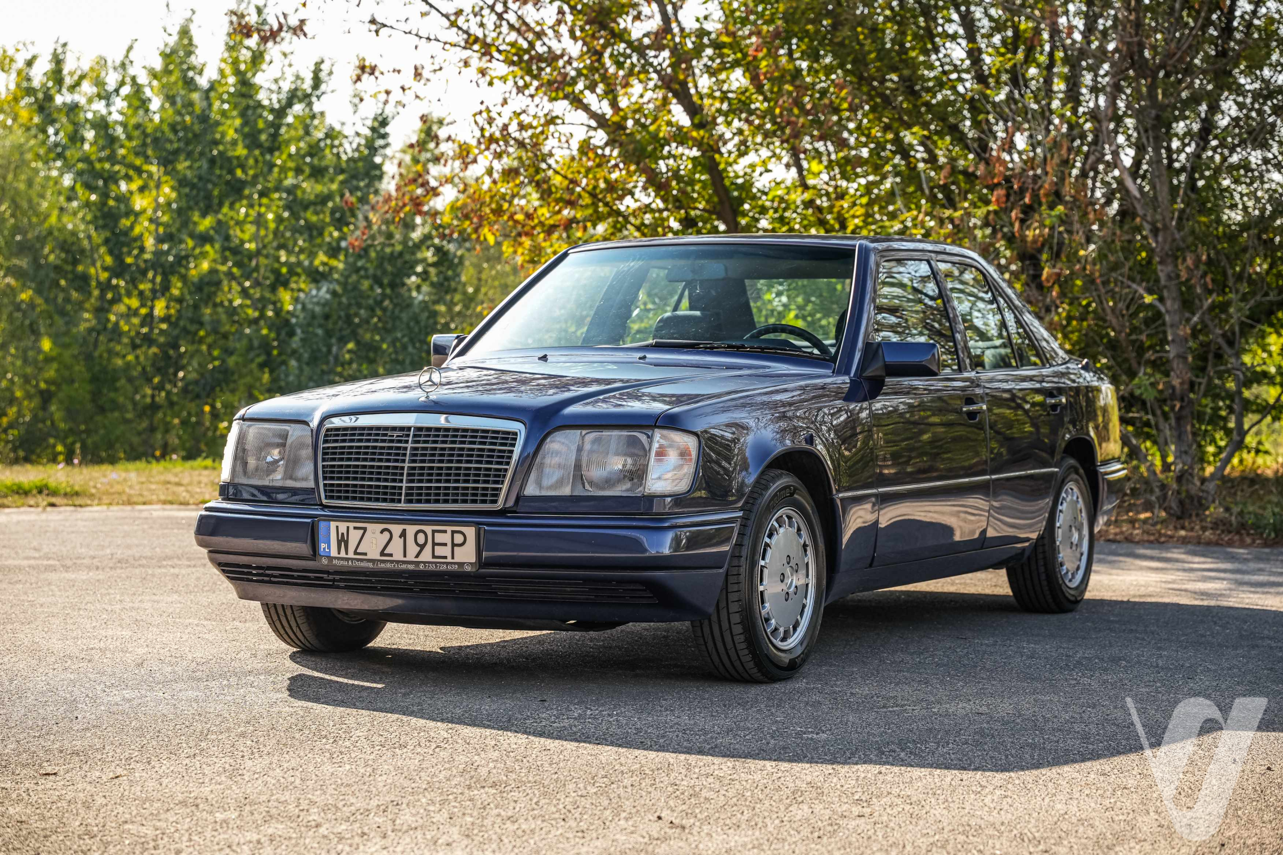 Mercedes-Benz W124 (1995) main image
