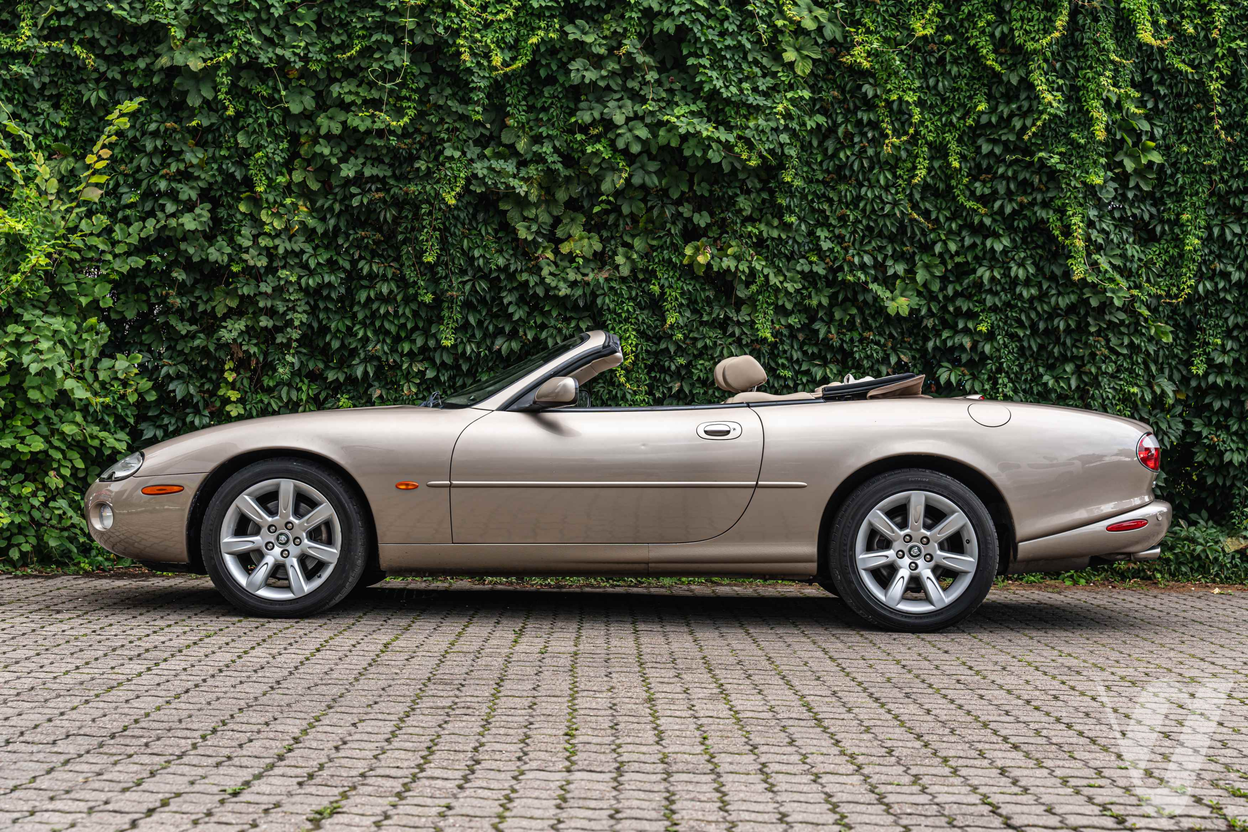 Główne zdjęcie Jaguar XK (2003)