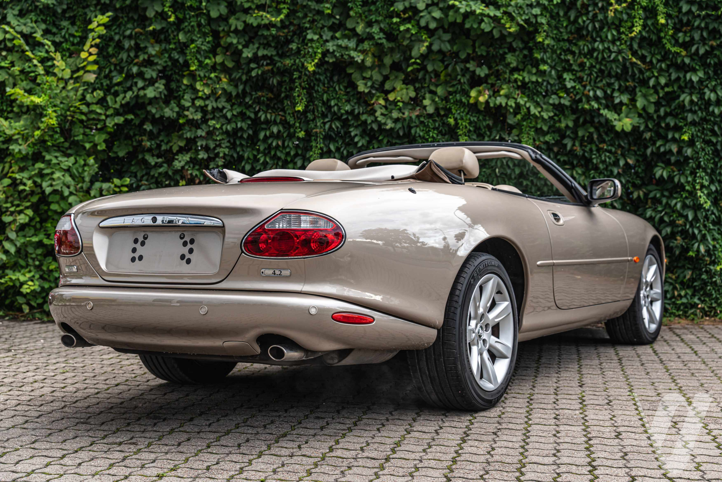 Główne zdjęcie Jaguar XK (2003)