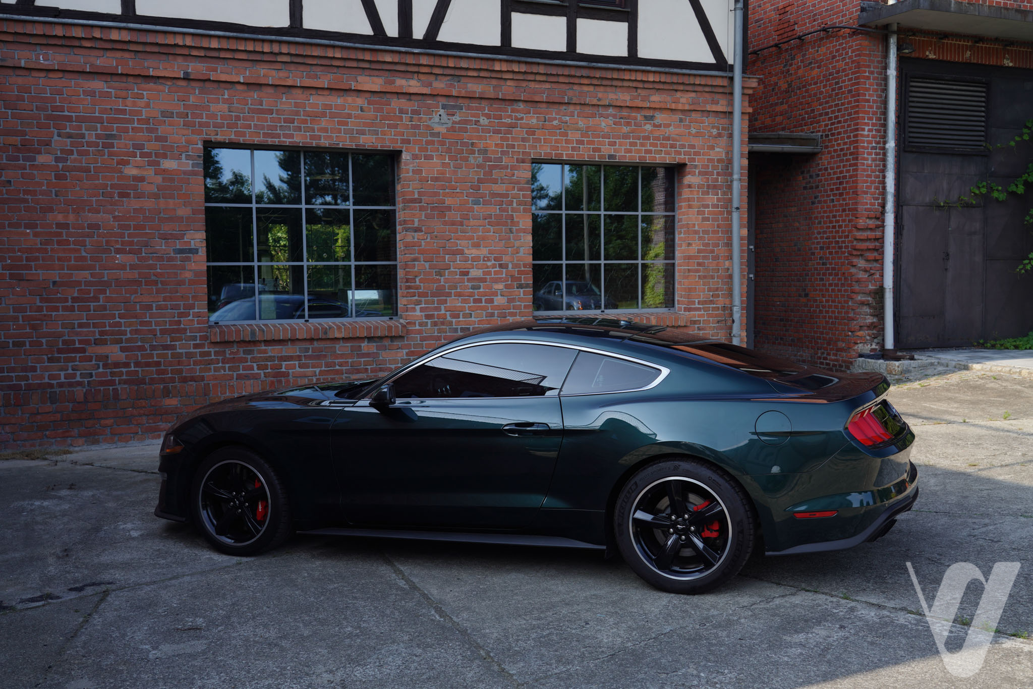 Ford Mustang (2019) main image