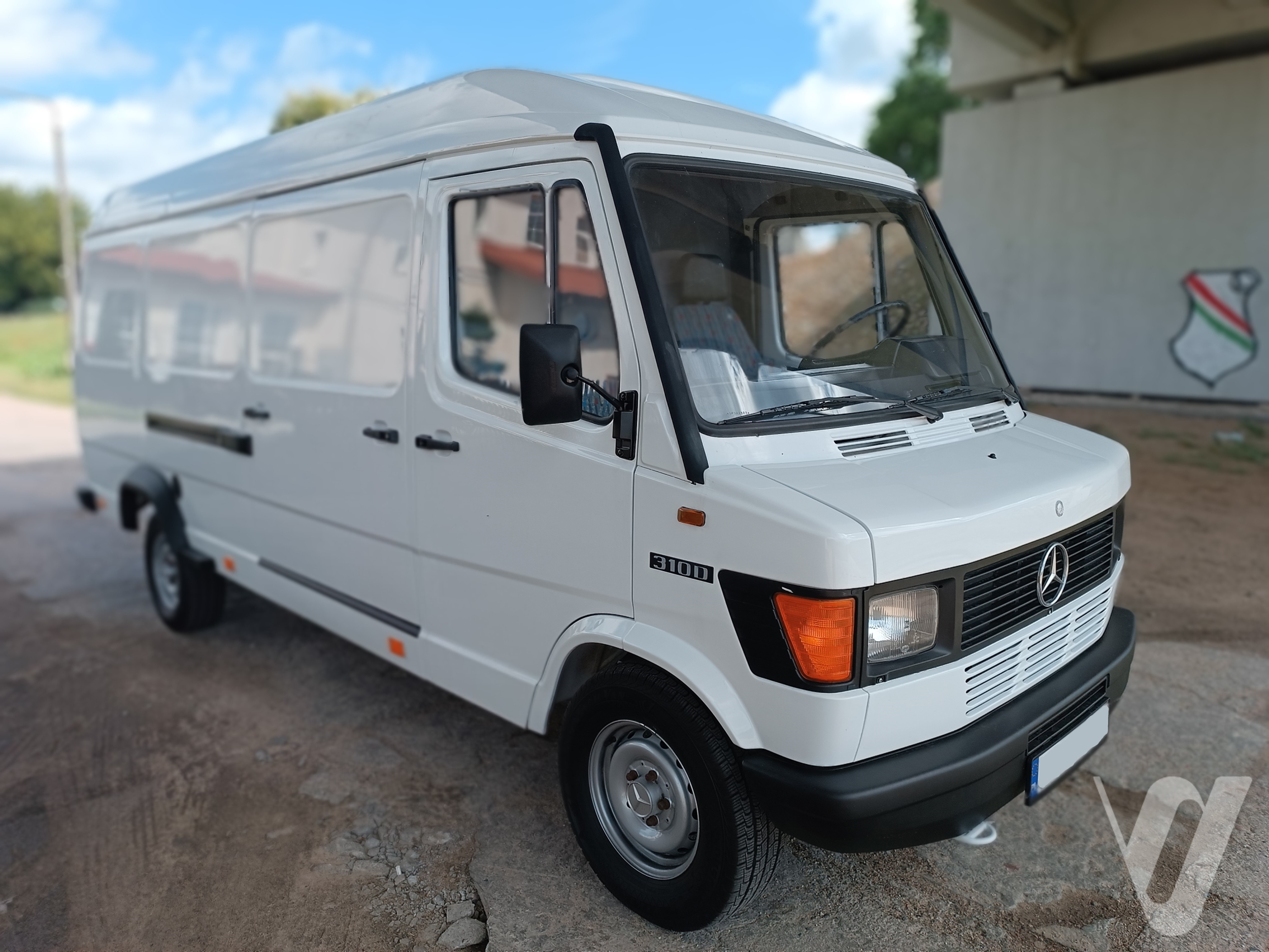 Mercedes-Benz 310D T1 (1994) zdjęcie główne