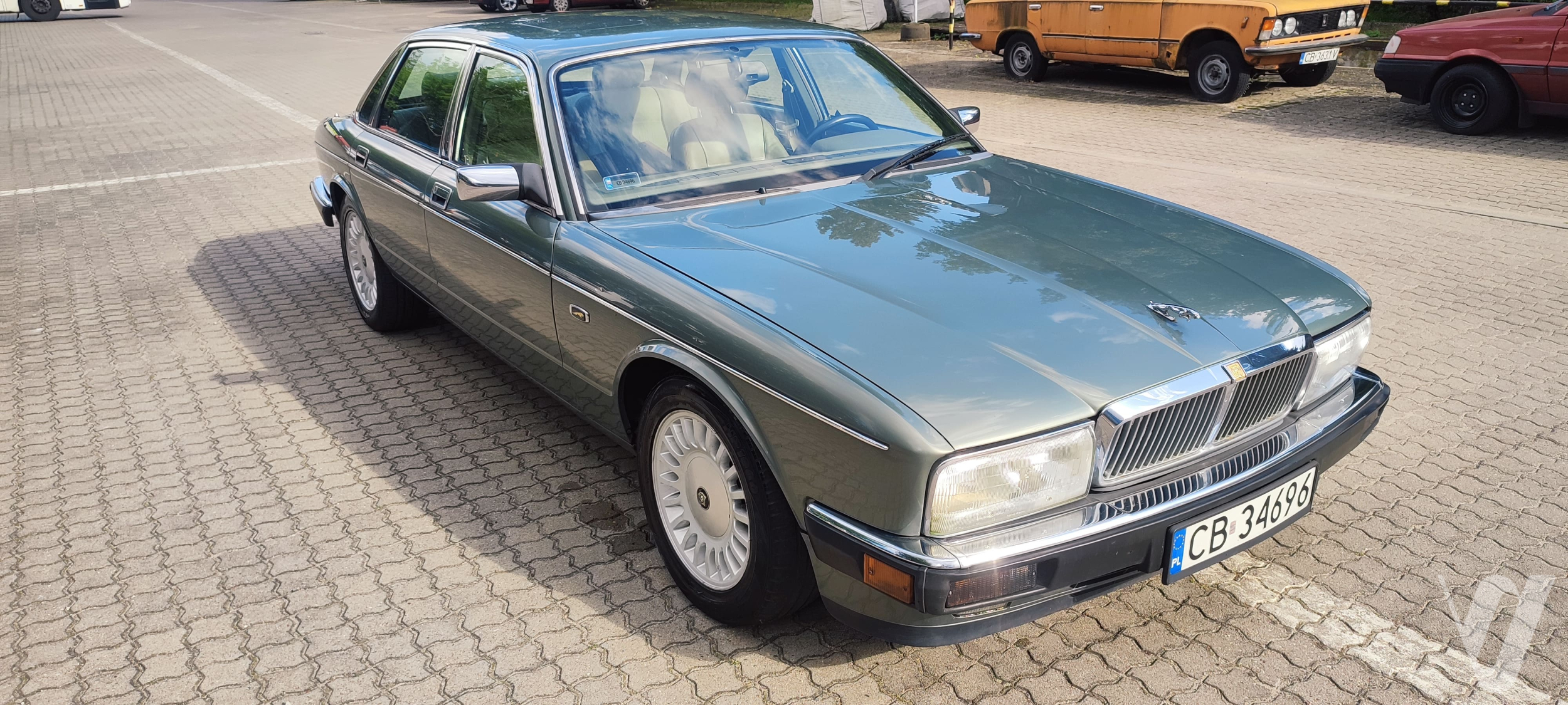 Główne zdjęcie Jaguar XJ (1994)