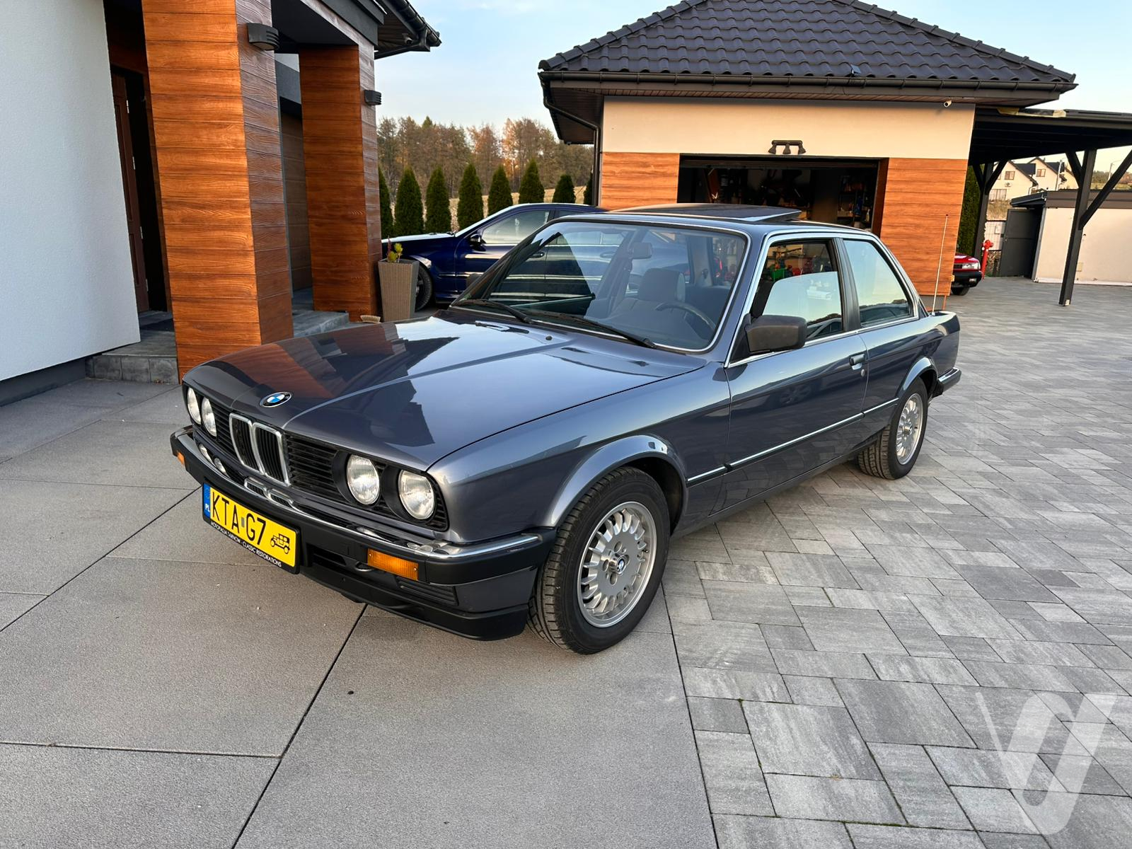 Główne zdjęcie BMW Seria 3 (1984)